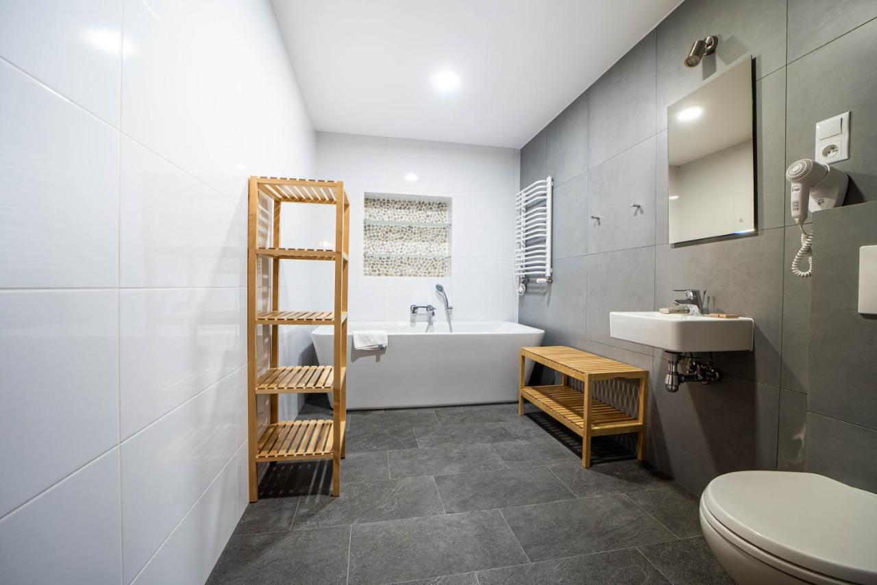 Apartamenty Przy Hotelu Zywieckim Przylekow Ngoại thất bức ảnh